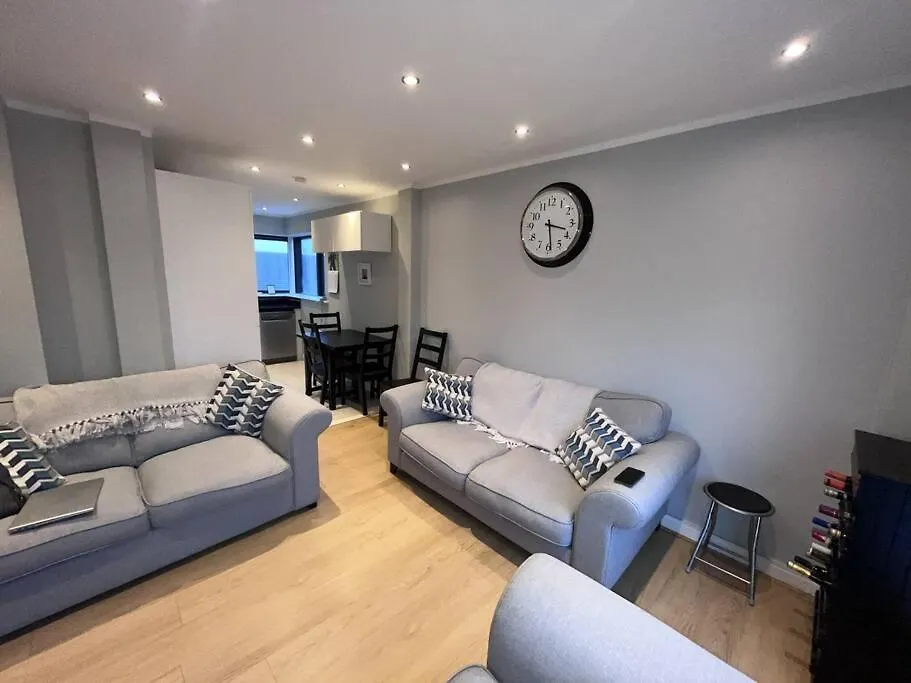 The Coastal Apartment - Homestay Δουβλίνο